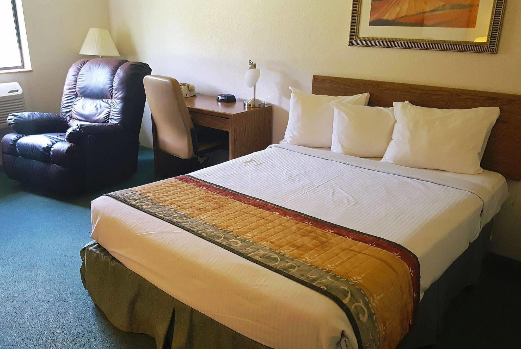 Americas Best Value Inn & Suites Cassville Roaring River Kültér fotó