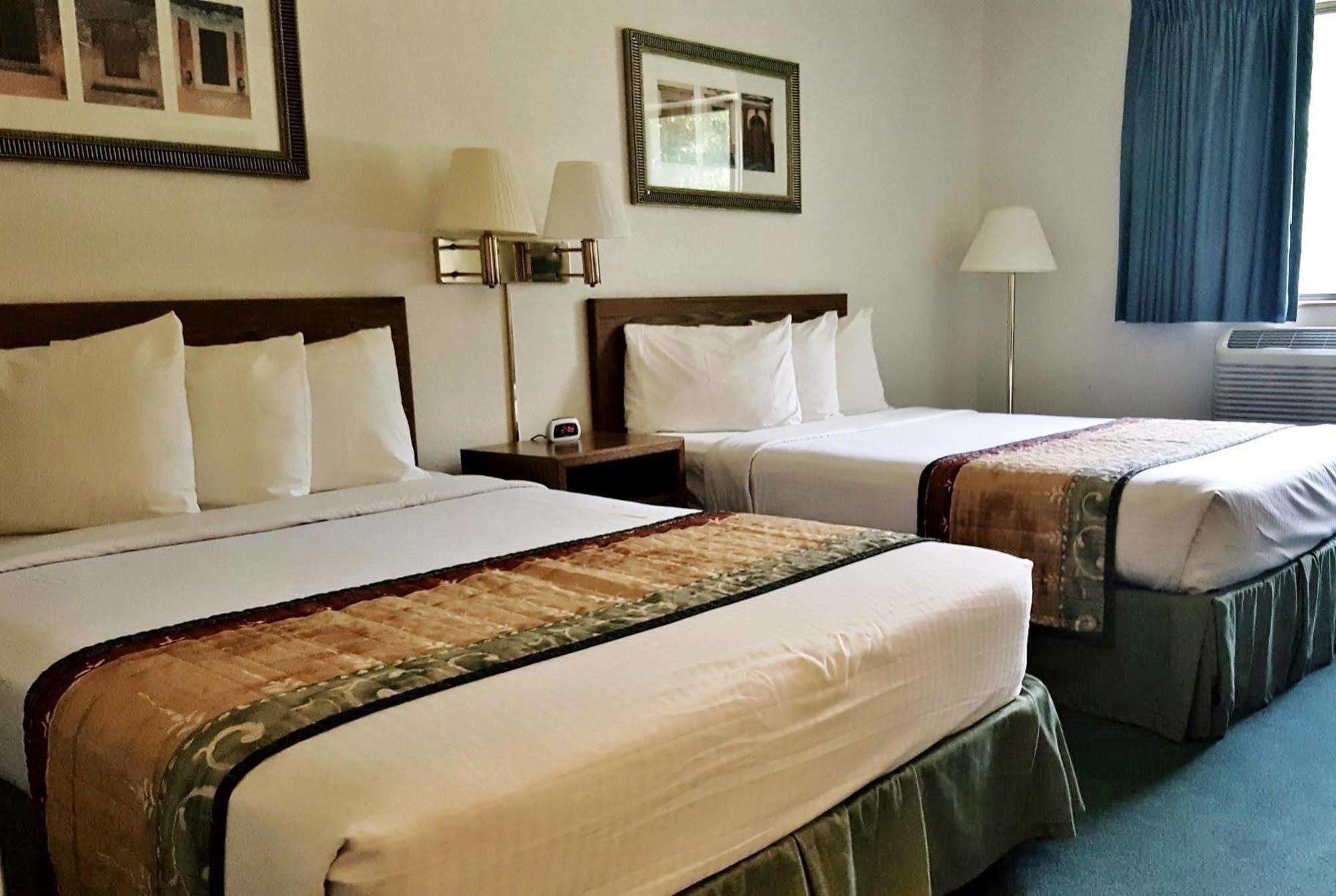 Americas Best Value Inn & Suites Cassville Roaring River Kültér fotó
